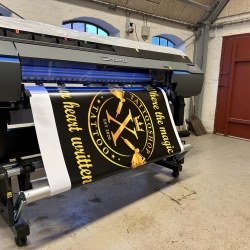 Printning af storformat banner til firma